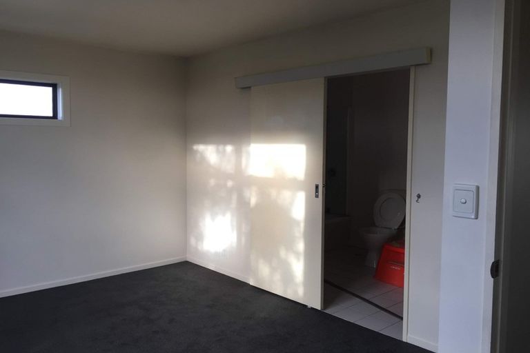Photo of property in Krisley Court, 7/6 Ambrico Place, New Lynn, Auckland, 0600