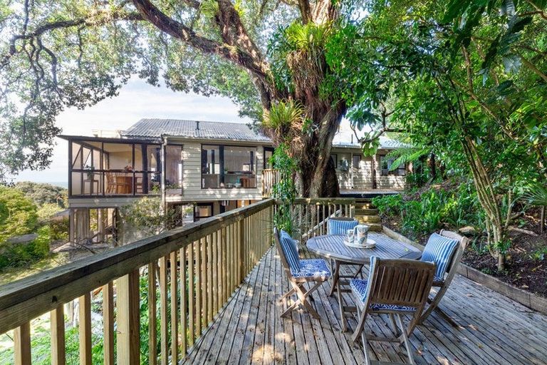 Photo of property in 14 Glenelg Road, Red Beach, 0932