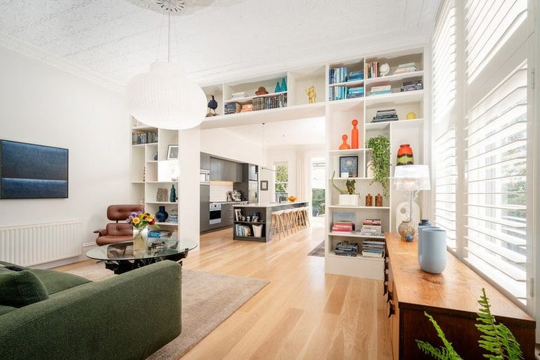 Photo of property in 18 Austin Street, Mount Victoria, Wellington, 6011