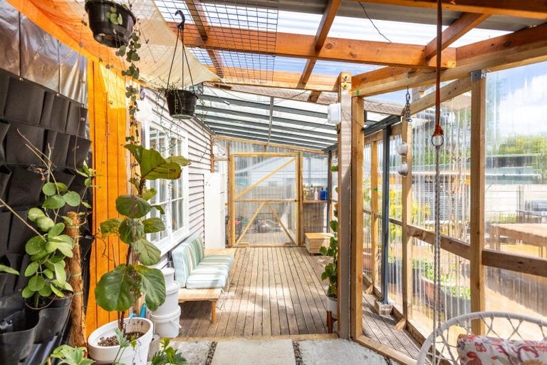 Photo of property in 21 Vogel Street, Woodville, 4920