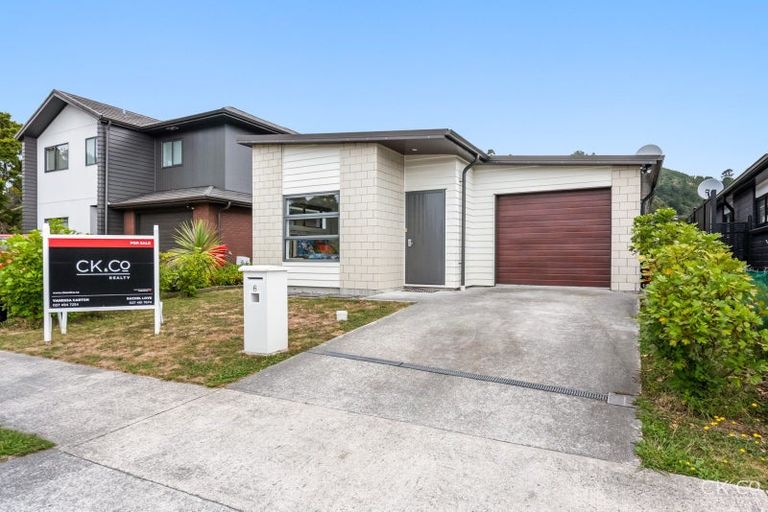 Photo of property in 6 Pattullo Crescent, Wallaceville, Upper Hutt, 5018