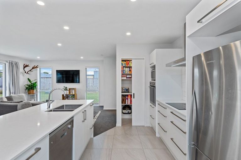 Photo of property in 15 Cressy Place, Darfield, 7510