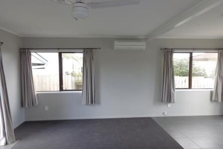 Photo of property in 9 Hillman Place, Ranui, Auckland, 0612