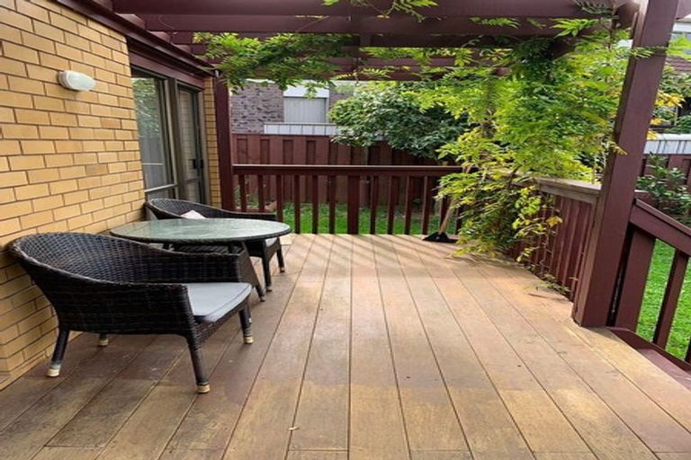 Photo of property in 2/116 Bucklands Beach Road, Bucklands Beach, Auckland, 2012