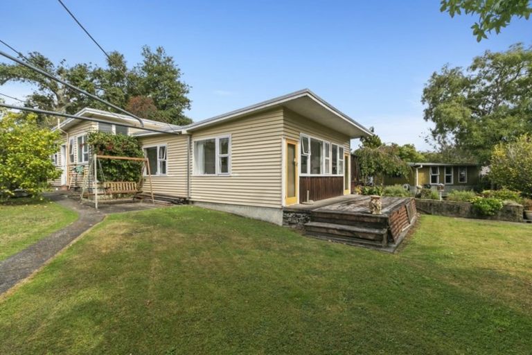Photo of property in 18 Marlborough Street, Silverstream, Upper Hutt, 5019