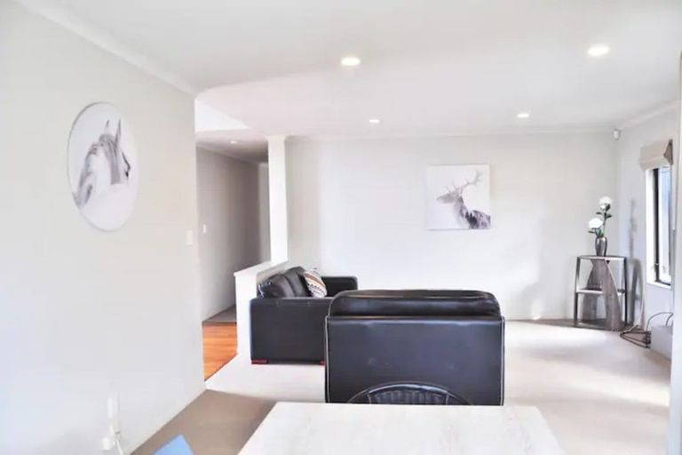 Photo of property in 12 Kalmore Place, Flat Bush, Auckland, 2016