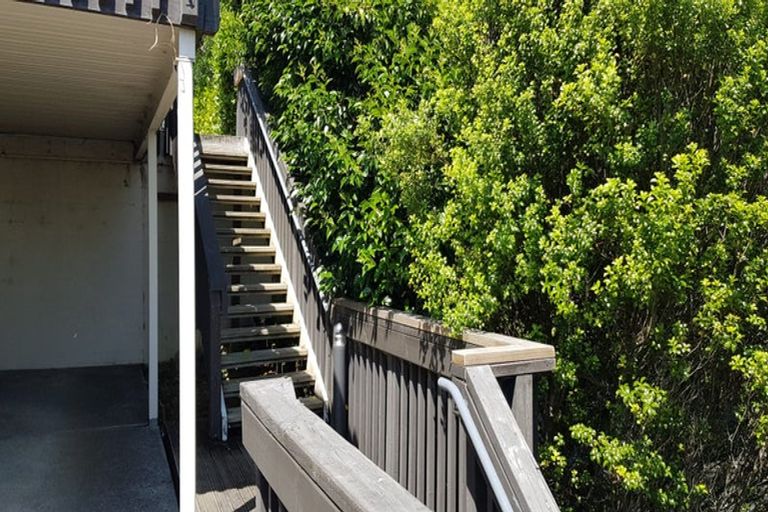 Photo of property in 8d Schnapper Rock Road, Schnapper Rock, Auckland, 0632