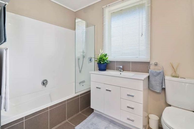 Photo of property in 13 Marshall Avenue, Richmond Heights, Taupo, 3330