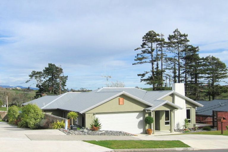 Photo of property in 22 Palm Grove Drive, Western Heights, Hamilton, 3200