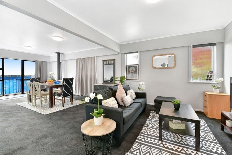 Photo of property in 579 East Coast Road, Browns Bay, Auckland, 0630