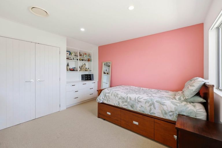 Photo of property in 18b Leafield Crescent, Henderson, Auckland, 0612