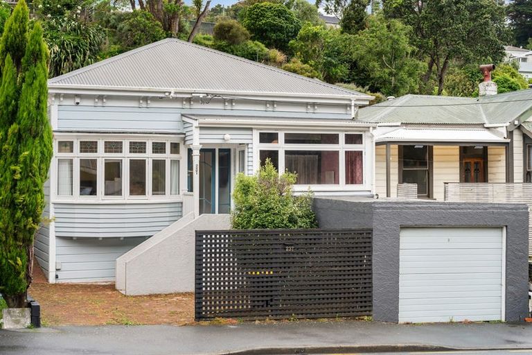 Photo of property in 237 Ohiro Road, Brooklyn, Wellington, 6021