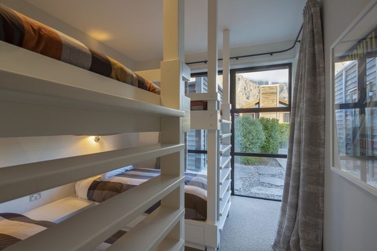 Photo of property in 8 Buckler Court, Jacks Point, Queenstown, 9371