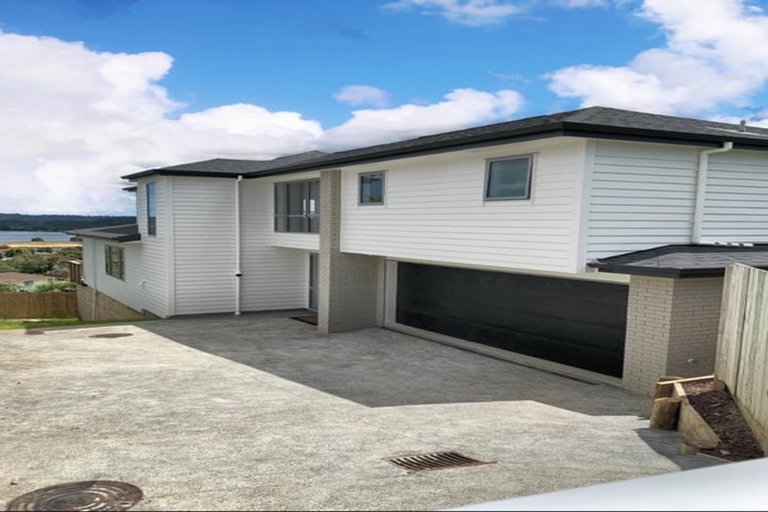 Photo of property in 160a Sunset Road, Unsworth Heights, Auckland, 0632