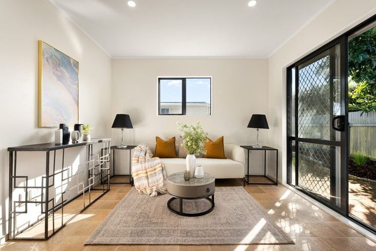 Photo of property in 11a Lomas Place, Manurewa, Auckland, 2102