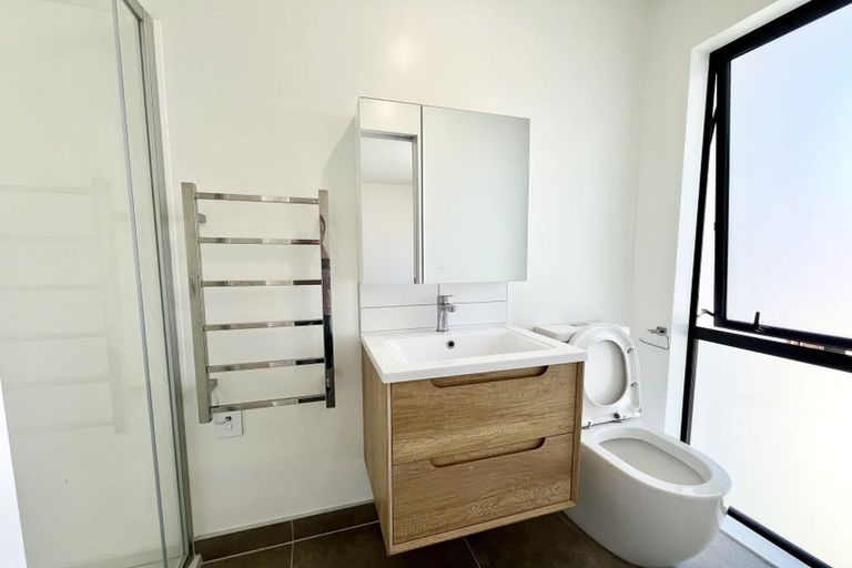 Photo of property in 29 Falcon Crescent, Hobsonville, Auckland, 0618