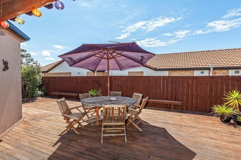 Photo of property in 9 Fearnley Grove, Albany, Auckland, 0632