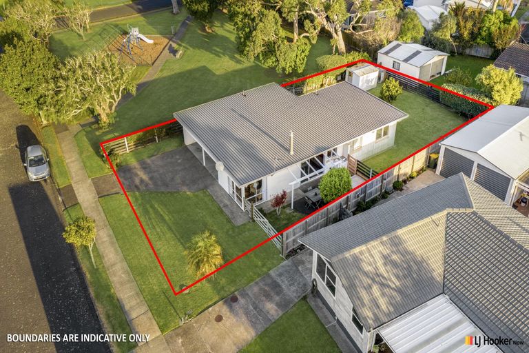 Photo of property in 18 Waterlea Avenue, Mangere Bridge, Auckland, 2022