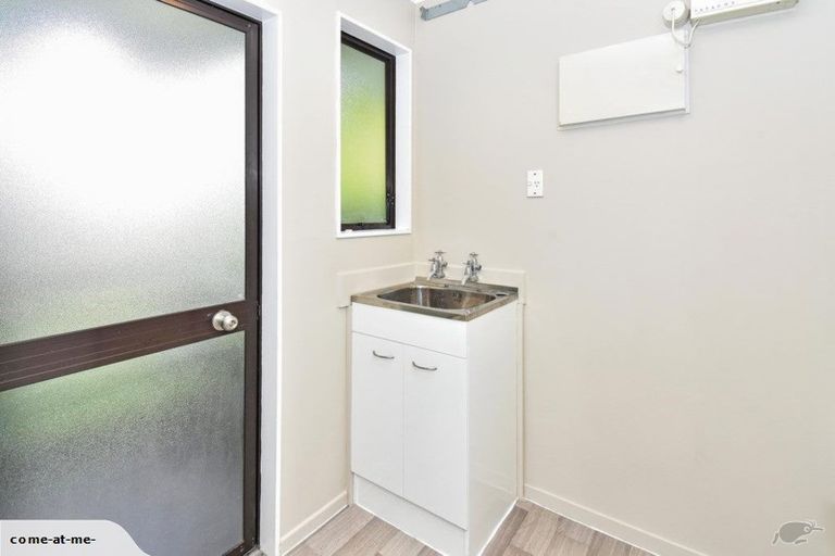 Photo of property in 4 Peverill Crescent, Papatoetoe, Auckland, 2025