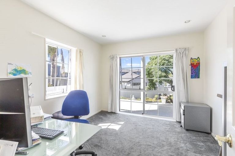 Photo of property in 27 Commodore Court, Gulf Harbour, Whangaparaoa, 0930