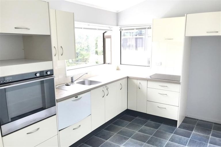 Photo of property in 953 East Coast Road, Torbay, Auckland, 0630