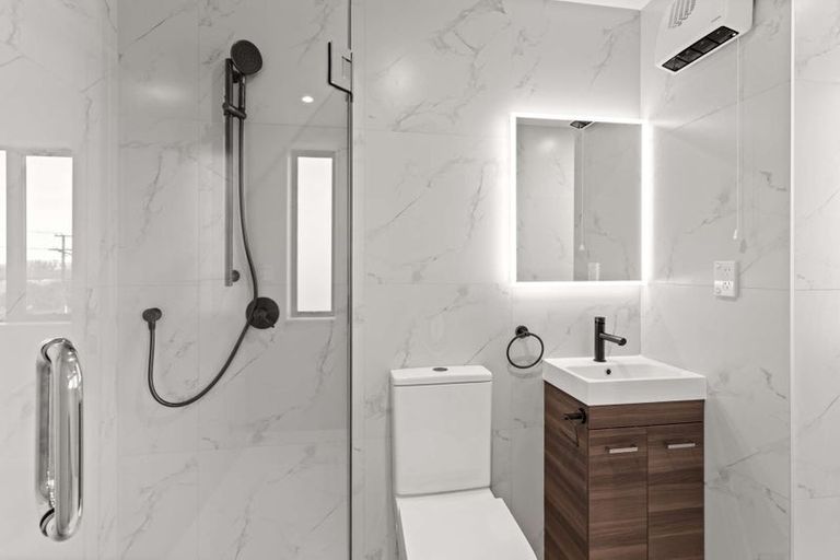 Photo of property in 8/418 Richardson Road, Mount Roskill, Auckland, 1041