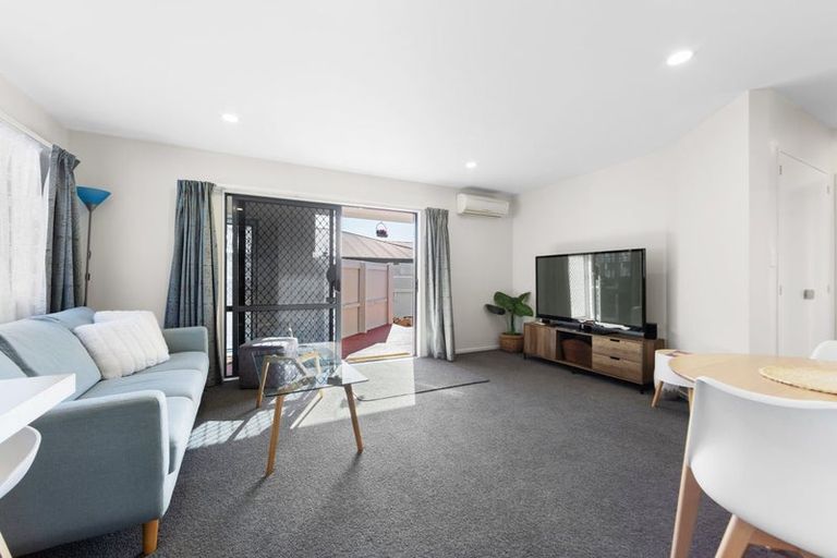 Photo of property in 20a Tiora Place, Upper Riccarton, Christchurch, 8041