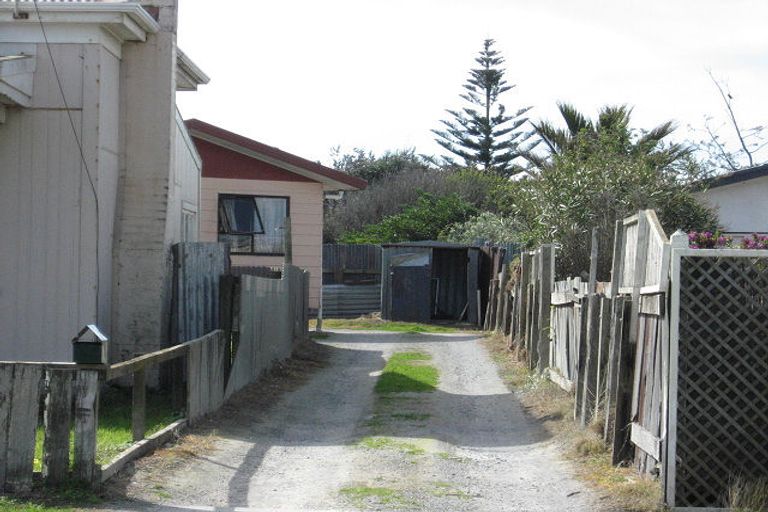 Photo of property in 90a Hinau Street, Castlecliff, Whanganui, 4501