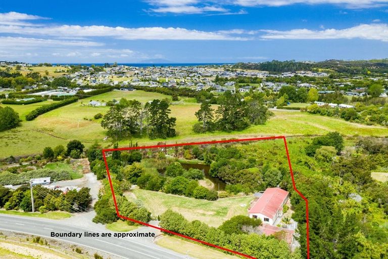 Photo of property in 1951 Cove Road, Mangawhai, Kaiwaka, 0573