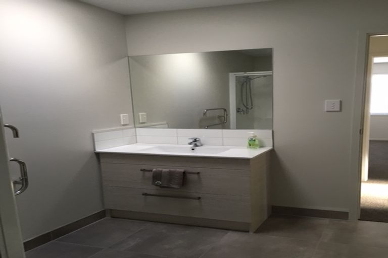 Photo of property in 18 Cupples Street, Papamoa Beach, Papamoa, 3118