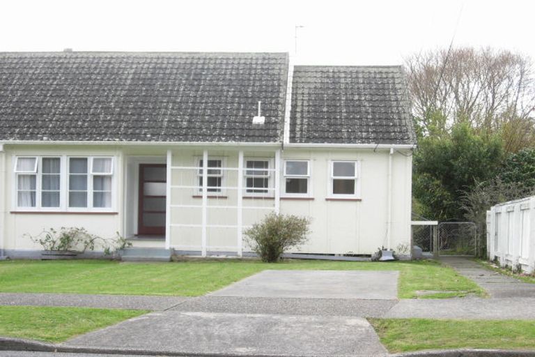 Photo of property in 5 Cleland Crescent, Naenae, Lower Hutt, 5011