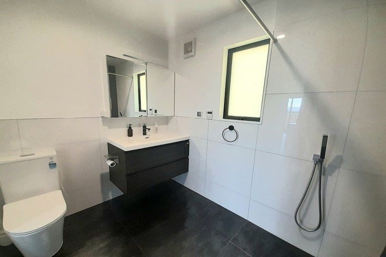 Photo of property in 32a Woodvale Grove, Fairfield, Lower Hutt, 5011