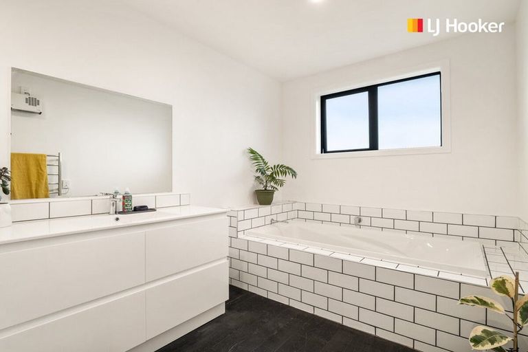 Photo of property in 43 Walton Park Avenue, Fairfield, Dunedin, 9018