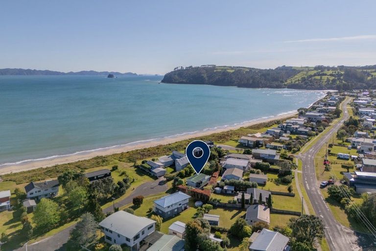 Photo of property in 14 Endeavour Place, Cooks Beach, Whitianga, 3591