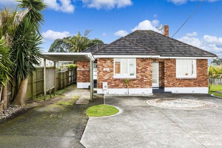 Photo of property in 78a Lake Road, Narrow Neck, Auckland, 0624