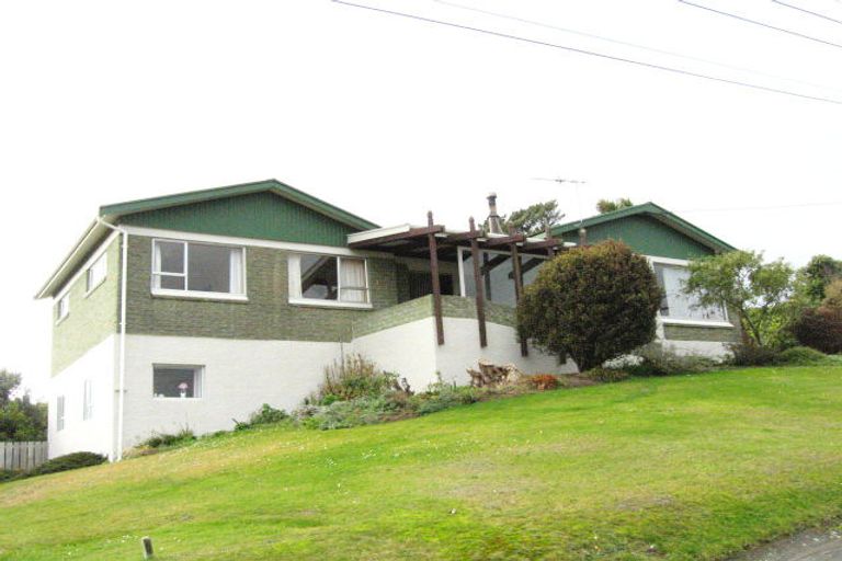 Photo of property in 28 Bayne Terrace, Macandrew Bay, Dunedin, 9014