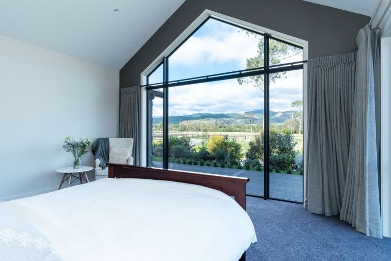 Photo of property in 31 Riveredge Terrace, Ohau, Levin, 5570