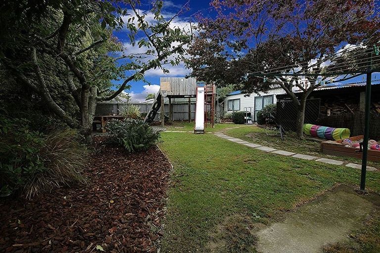 Photo of property in 9 Mappleton Avenue, Burnside, Christchurch, 8053