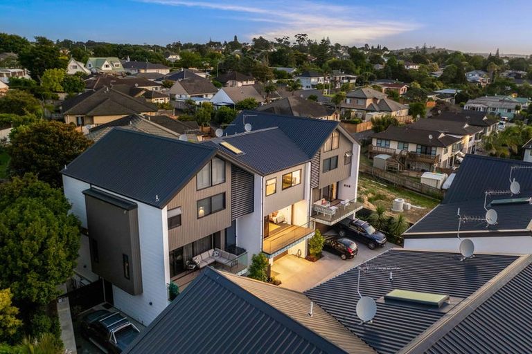 Photo of property in 12 Stockade View Lane, Howick, Auckland, 2014