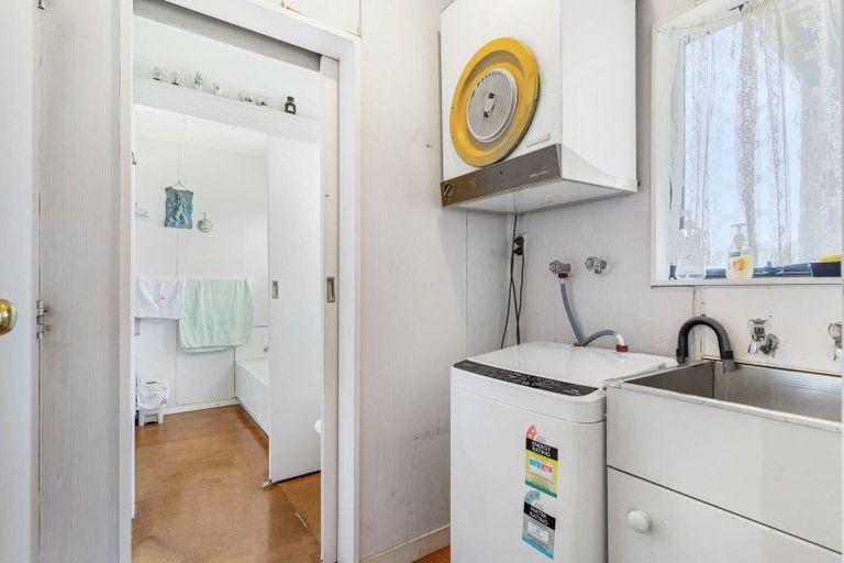 Photo of property in 86 Maplesden Drive, Clendon Park, Auckland, 2103