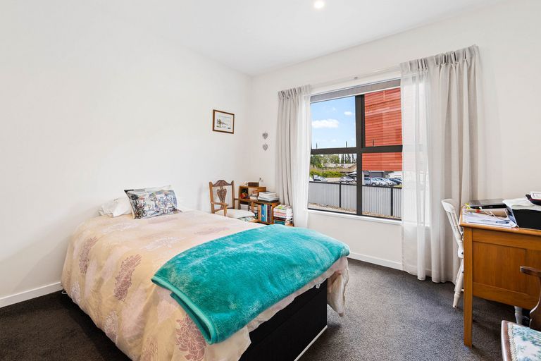 Photo of property in 15 Holloway Street, Clyde, 9330