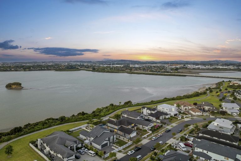 Photo of property in 13 Milano Boulevard, Karaka, Papakura, 2113