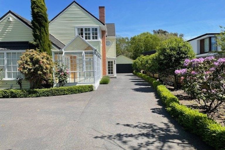 Photo of property in 55 Straven Road, Riccarton, Christchurch, 8011