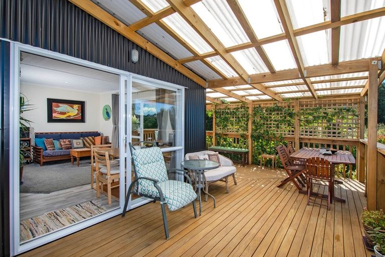 Photo of property in 633 Ormiston Road, Waipu, 0582