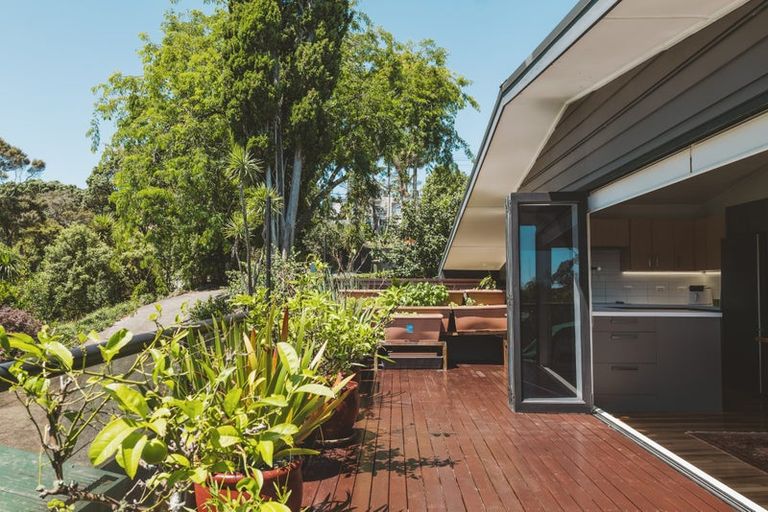 Photo of property in 42 Tizard Road, Birkenhead, Auckland, 0626