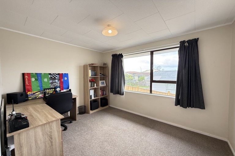 Photo of property in 18 Aratapu Street, Waitara, 4320