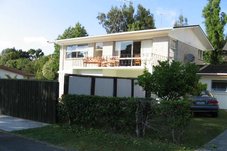 Photo of property in 1/36 Sandiacre Way, Browns Bay, Auckland, 0630
