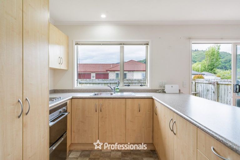 Photo of property in 26 Woodland Mews, Wainuiomata, Lower Hutt, 5014