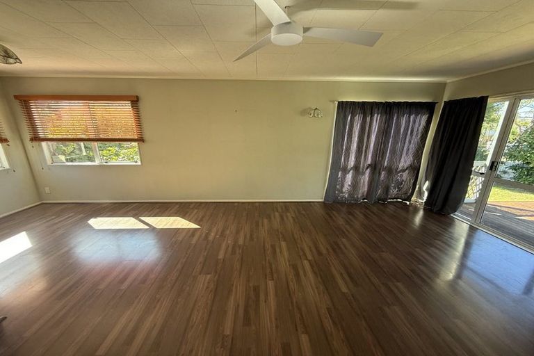 Photo of property in 3 Rosemead Place, Randwick Park, Auckland, 2105