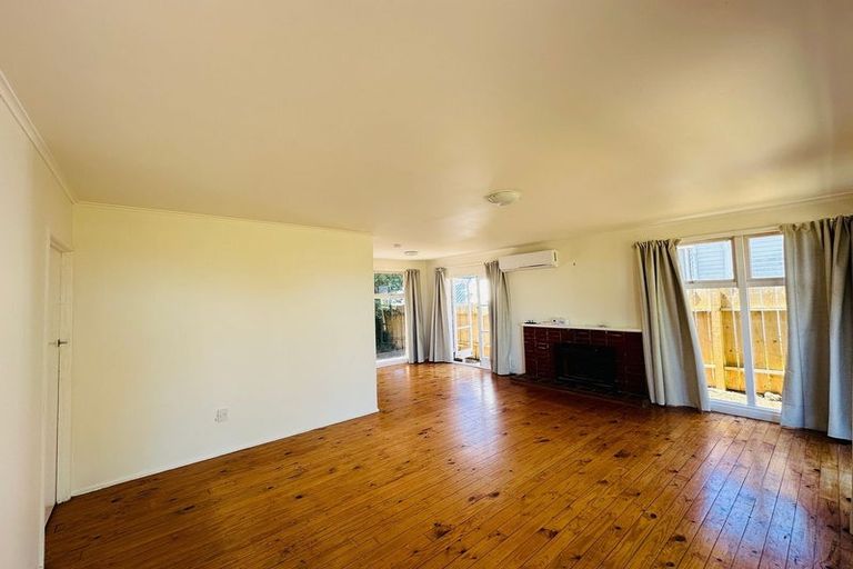 Photo of property in 156 Sunset Road, Unsworth Heights, Auckland, 0632
